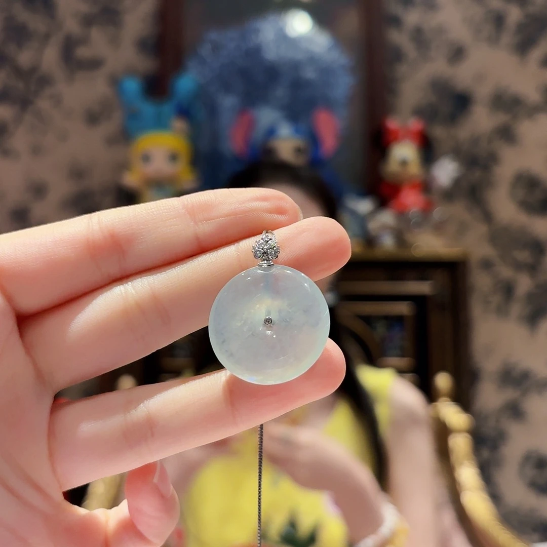 翡翠18K金镶嵌吊坠(赠链)