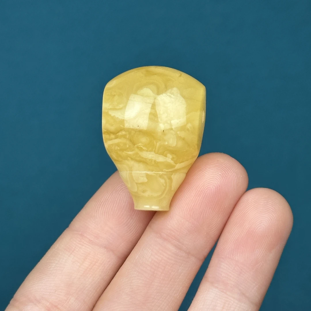 Z73-27天然原矿蜜蜡 鸡油黄三通21*31*19mm 支持鉴定 假一罚十