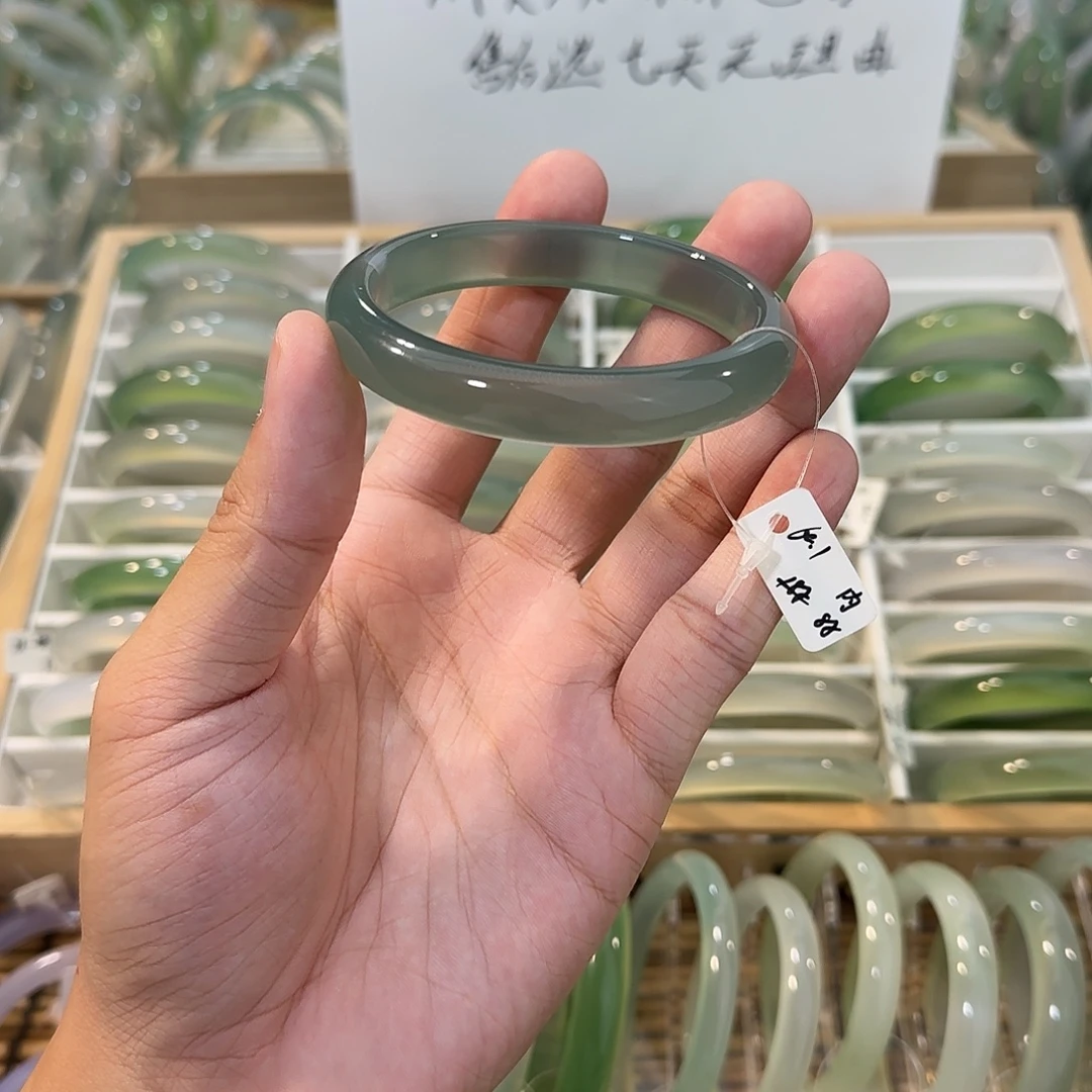 玛瑙/玉髓未镶嵌手镯圈口60.1