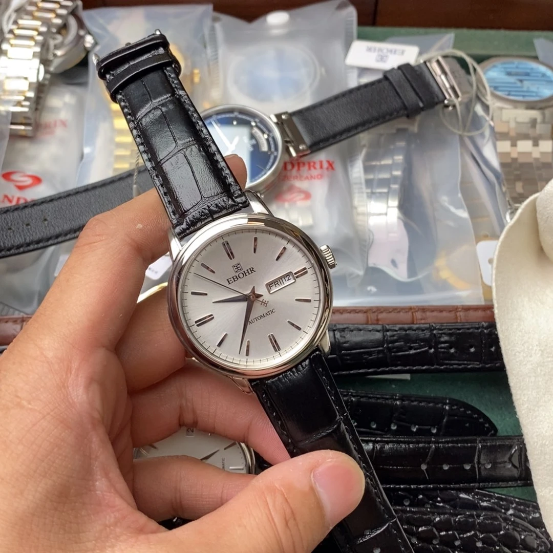 孤品闪电购手表一只