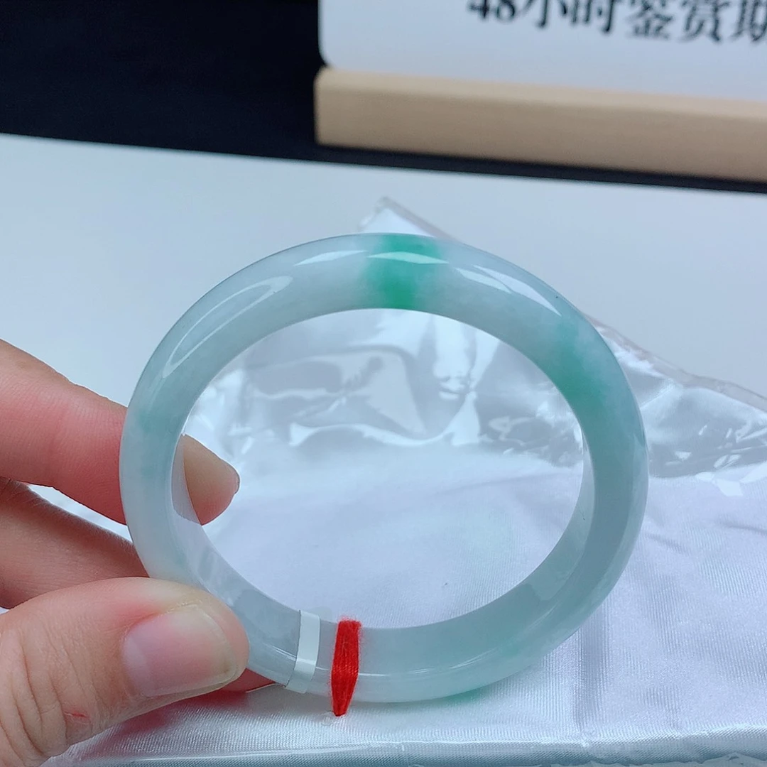 翡翠手镯未镶嵌57.5圈口