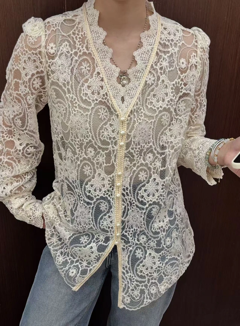 0420-13    女款气质时尚衬衫重工刺绣镂空衬衫  CD  009