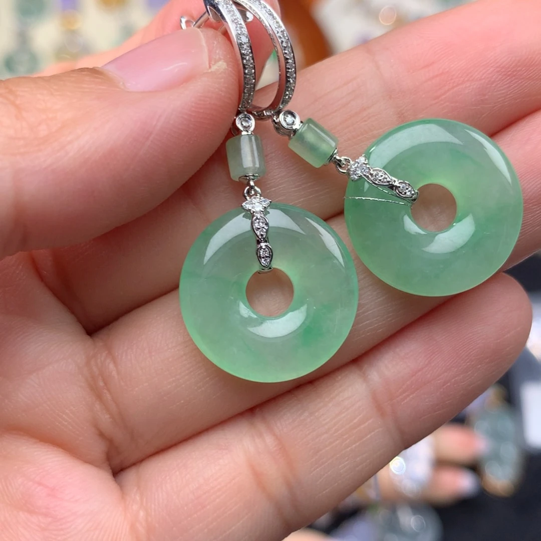 18K金镶嵌翡翠耳饰甜甜圈耳扣