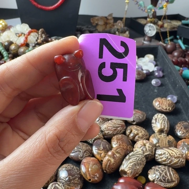 谷***0玛瑙/玉髓未镶嵌颈饰