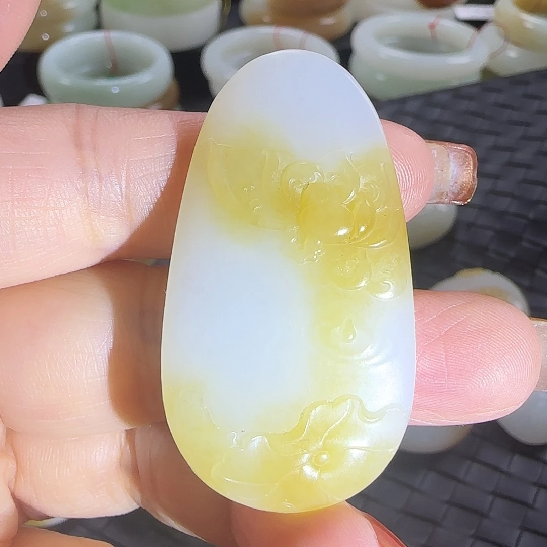 暖***阳和田玉未镶嵌颈饰