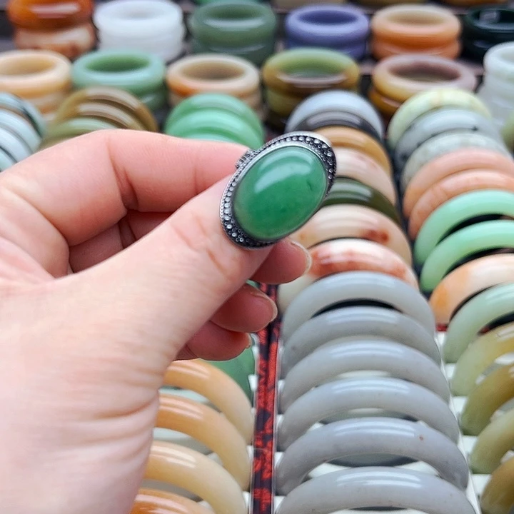 未镶嵌手镯（圆镯）石英质玉