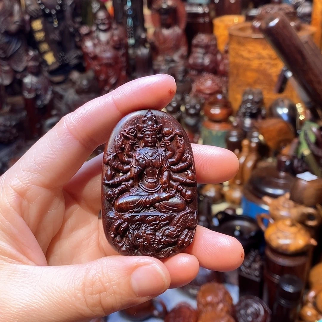 檀香紫檀（小叶紫檀）千手观音