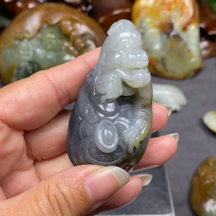 和田玉未镶嵌把件