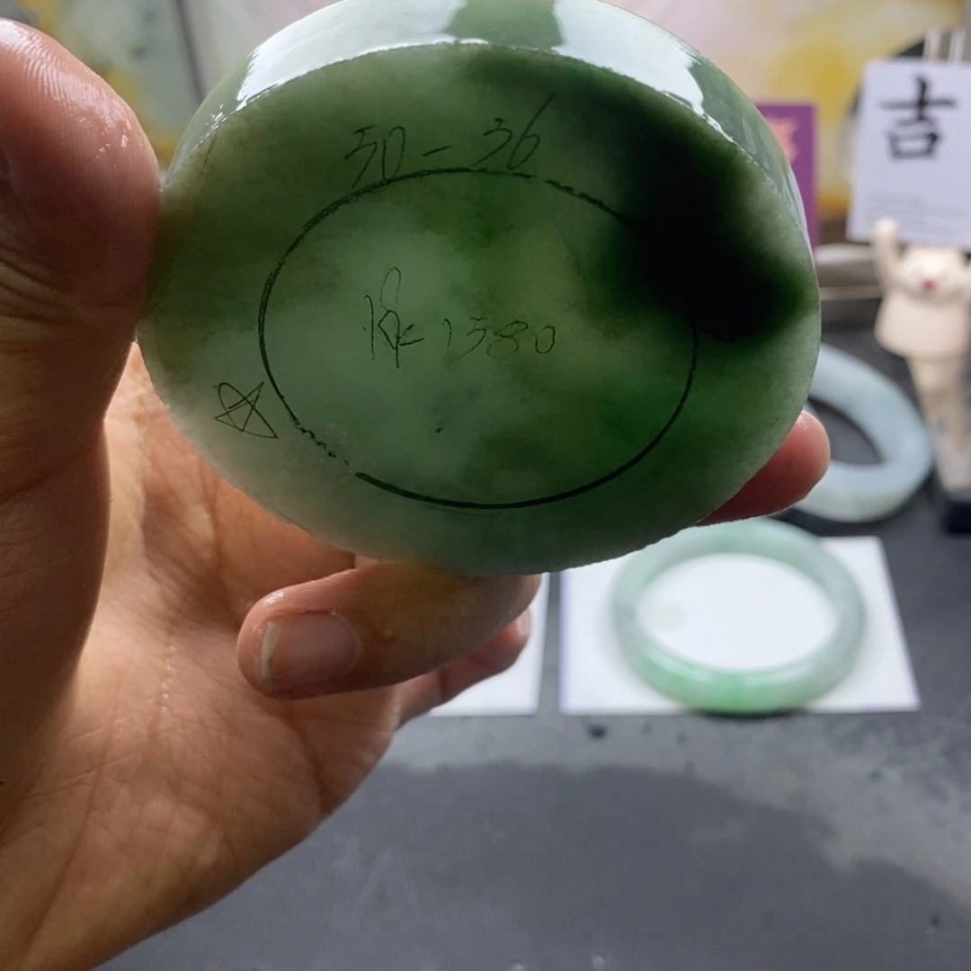 定制翡翠未镶嵌翡翠手镯