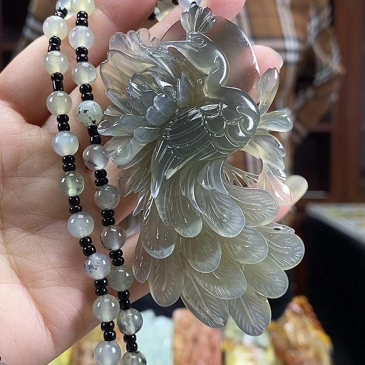 蛇纹石玉未镶嵌颈饰