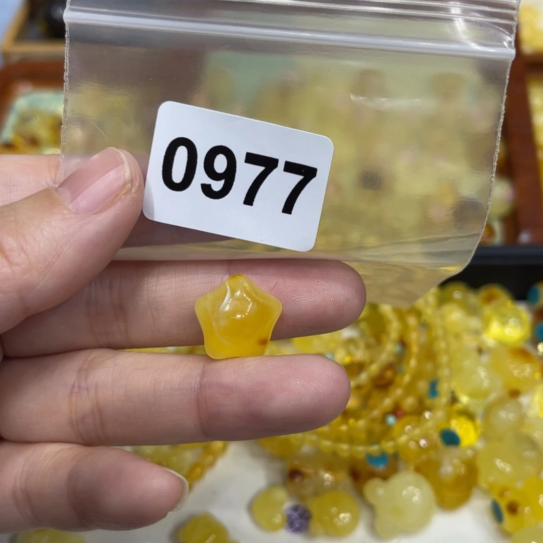 琥珀珠宝奇石未镶嵌