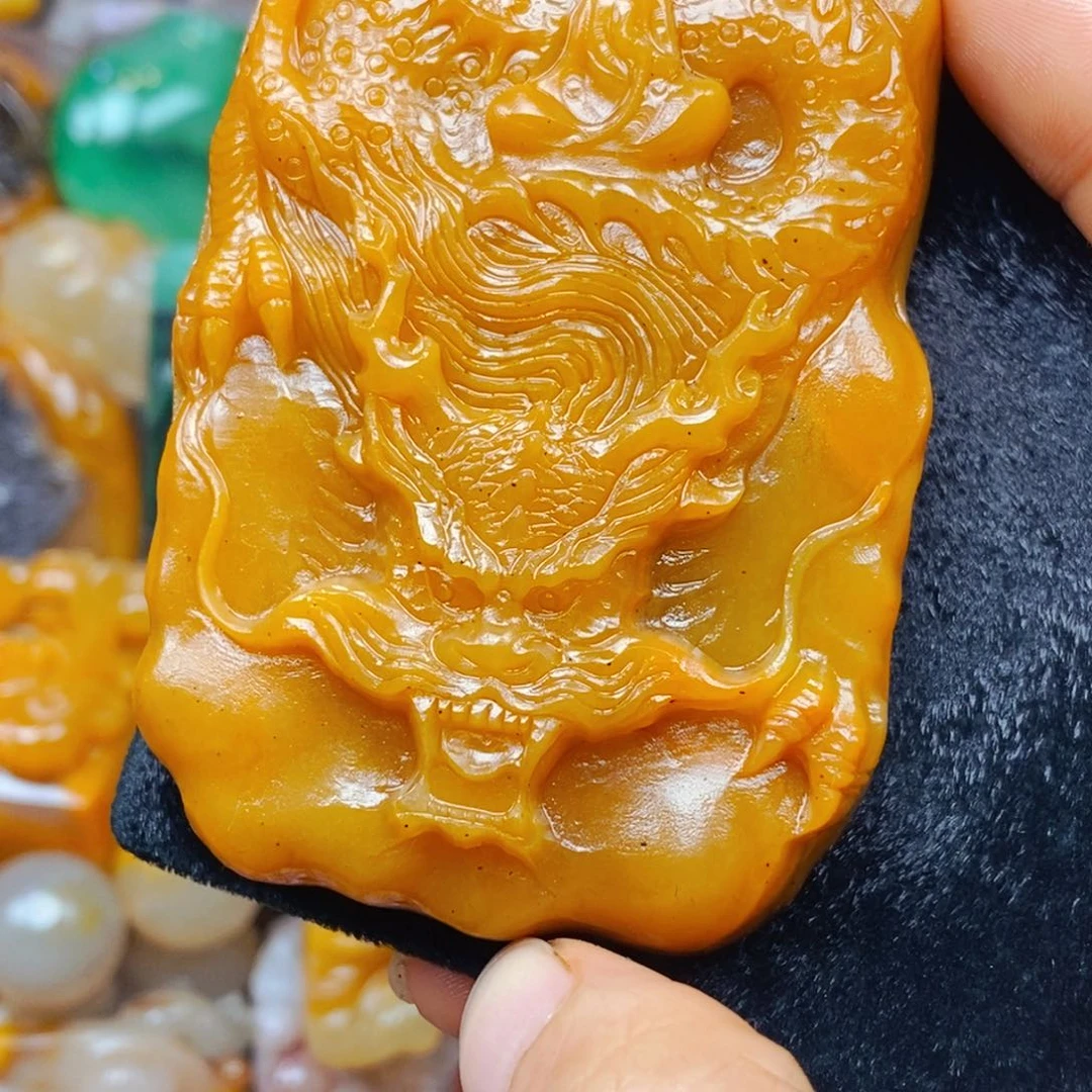 未镶嵌石英质玉（黄龙玉）吊坠(不含链)