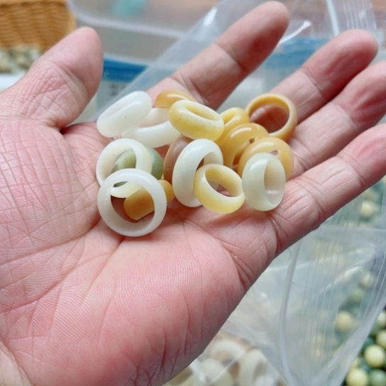 真***゛吊坠白玉菩提瑕疵跑环13颗