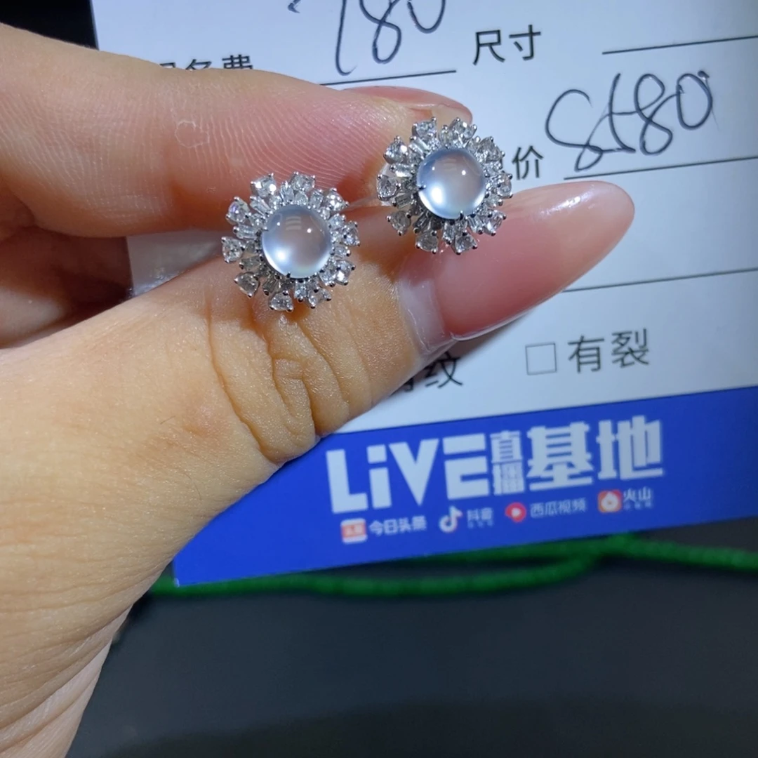 翡翠18K金镶嵌颈饰基地发货 假一赔三