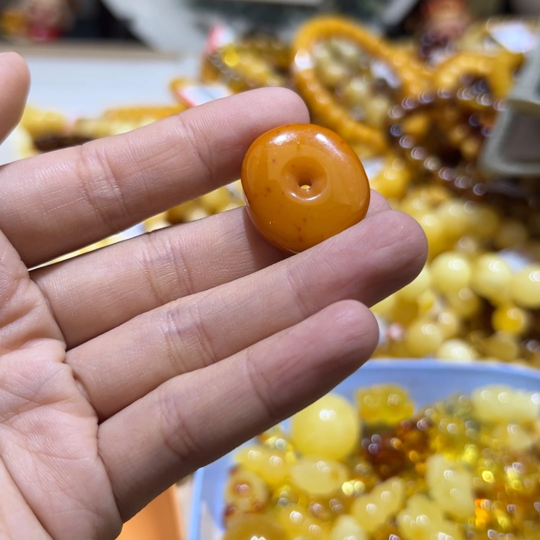 琥珀珠宝奇石未镶嵌
