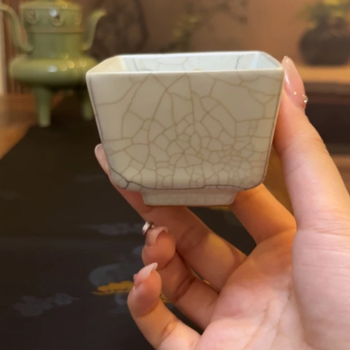 摆件龙泉青瓷杯子
