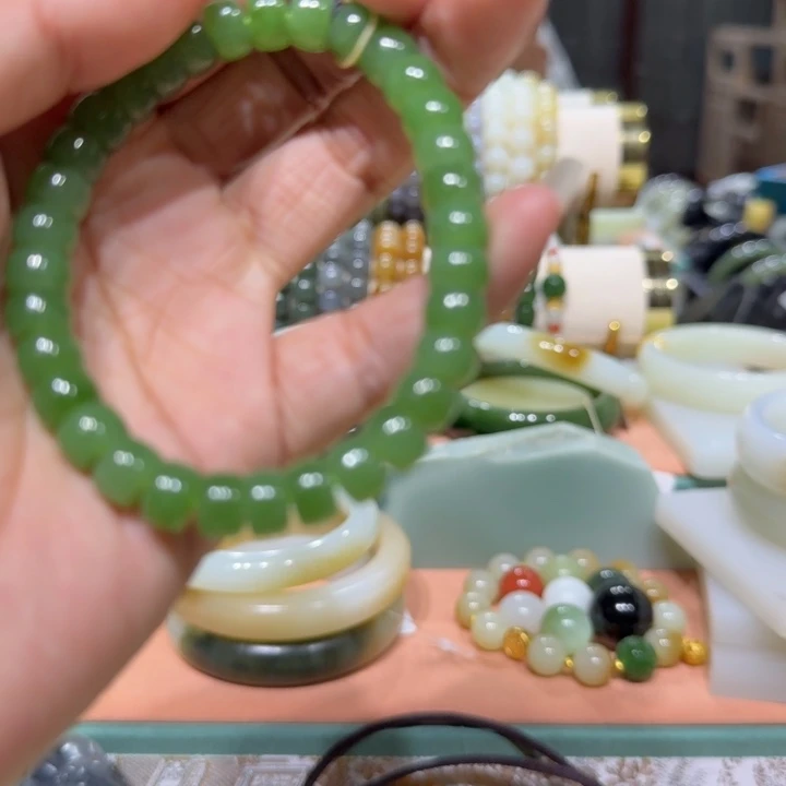 手链未镶嵌和田玉（碧玉）