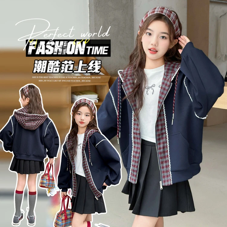【丫丫童品】2025新款女中大童假两件格子拼接连帽外套-XQJ5567