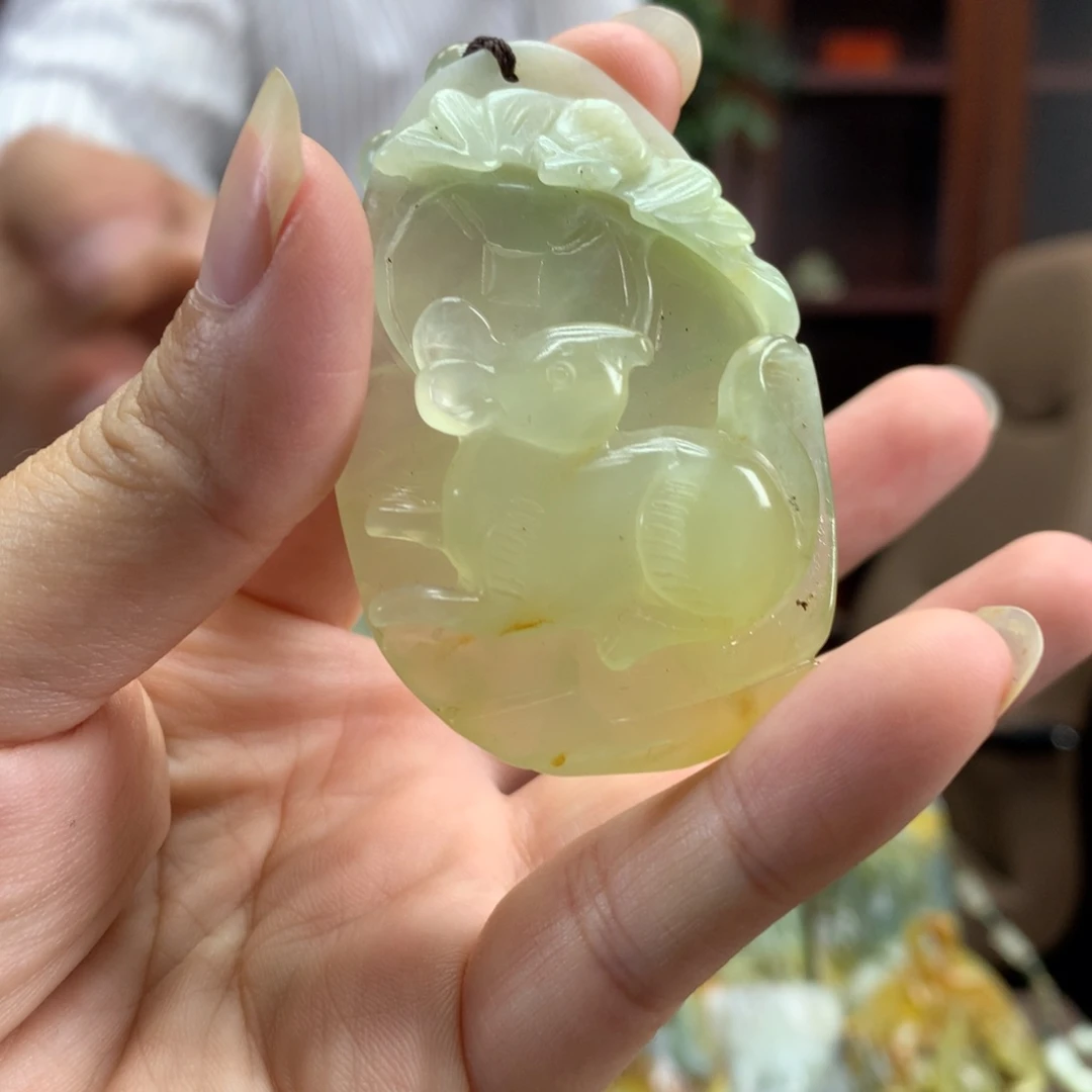 未镶嵌蛇纹石玉颈饰