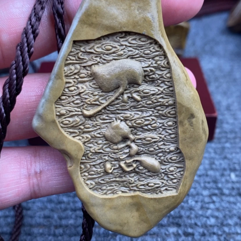 【闪购商品】原石雕刻手把件脖挂件