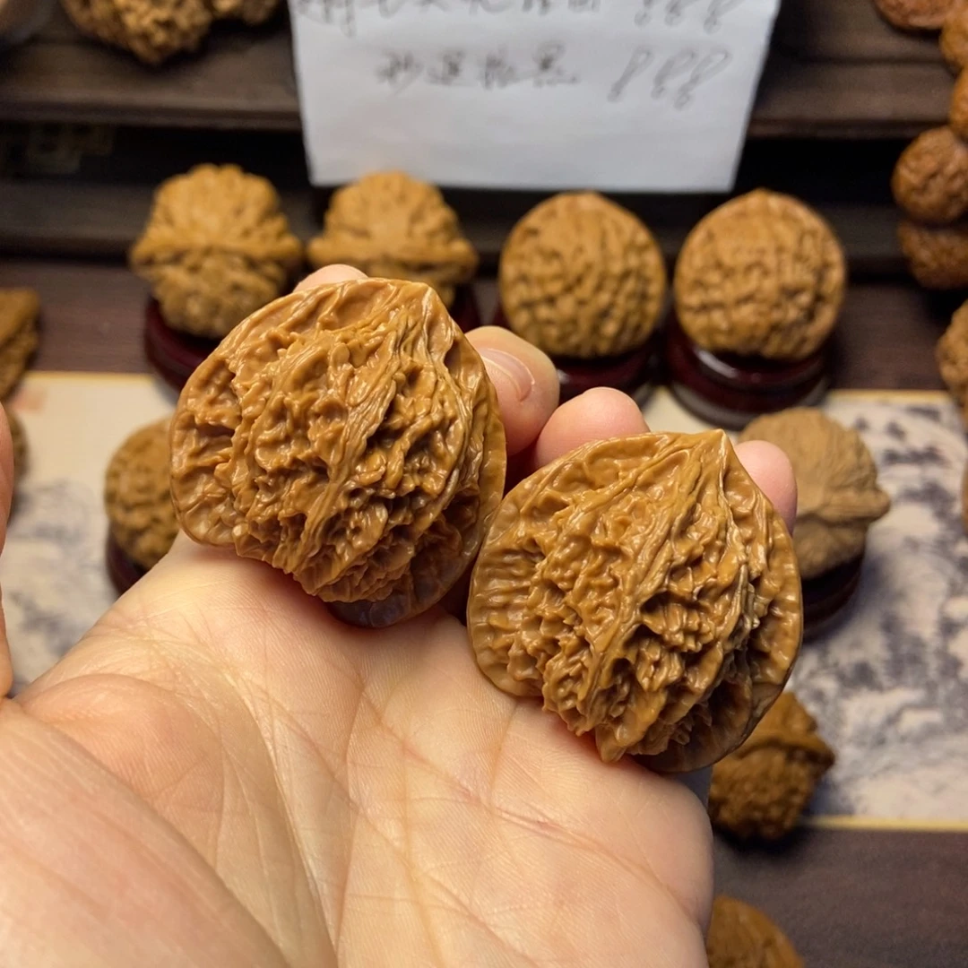 文玩核桃把件全品野生桃心核桃