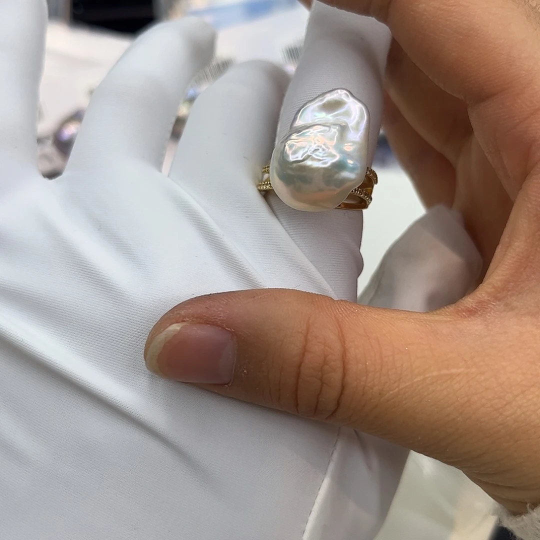 淡水珍珠合金耳饰
