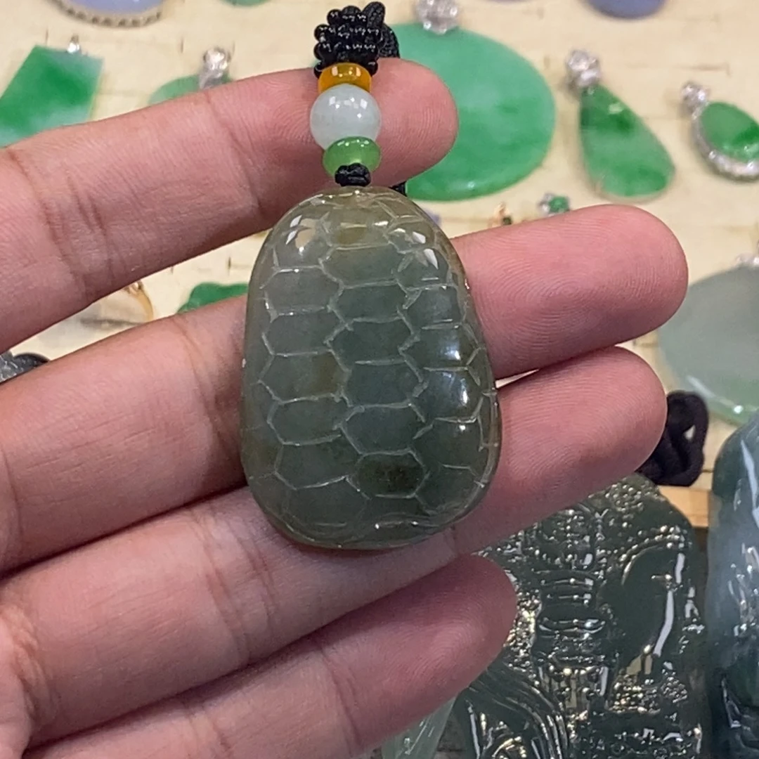 翡翠未镶嵌吊坠(不含链)富甲天下