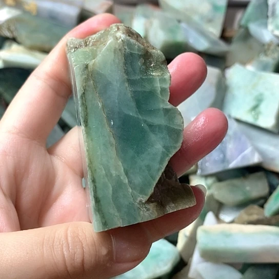 翡翠挂件未镶嵌T****马翡翠原石