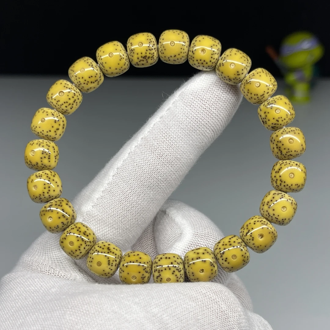 星月菩提手串 10X9 正月双留白老型桶珠 同枝石玉骨瓷白料 已打底