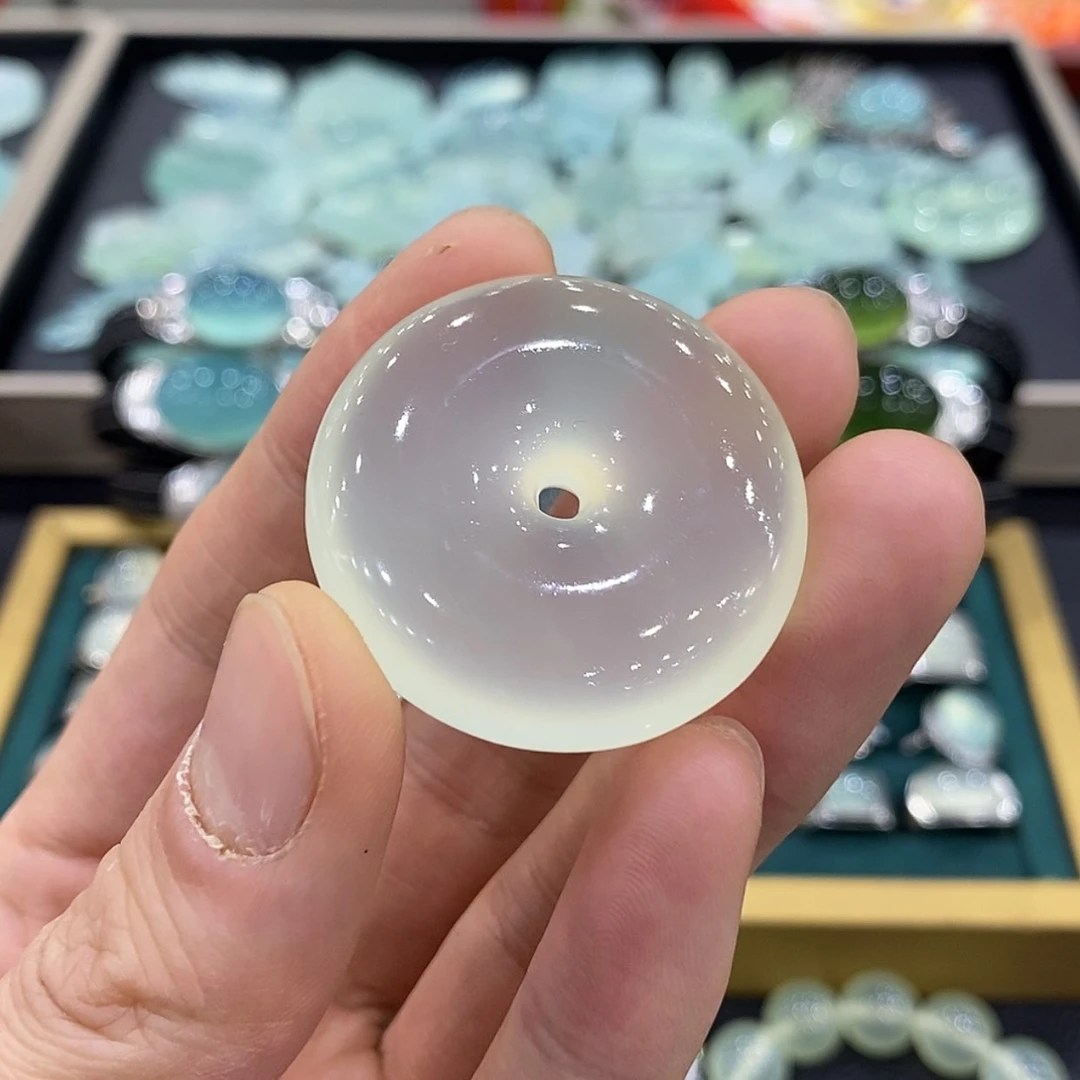 【闪购商品】未镶嵌蛇纹石玉吊坠