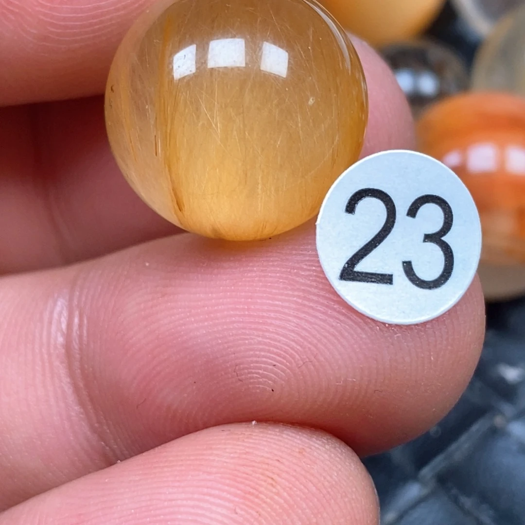 萤***森颈饰水晶未镶嵌水晶