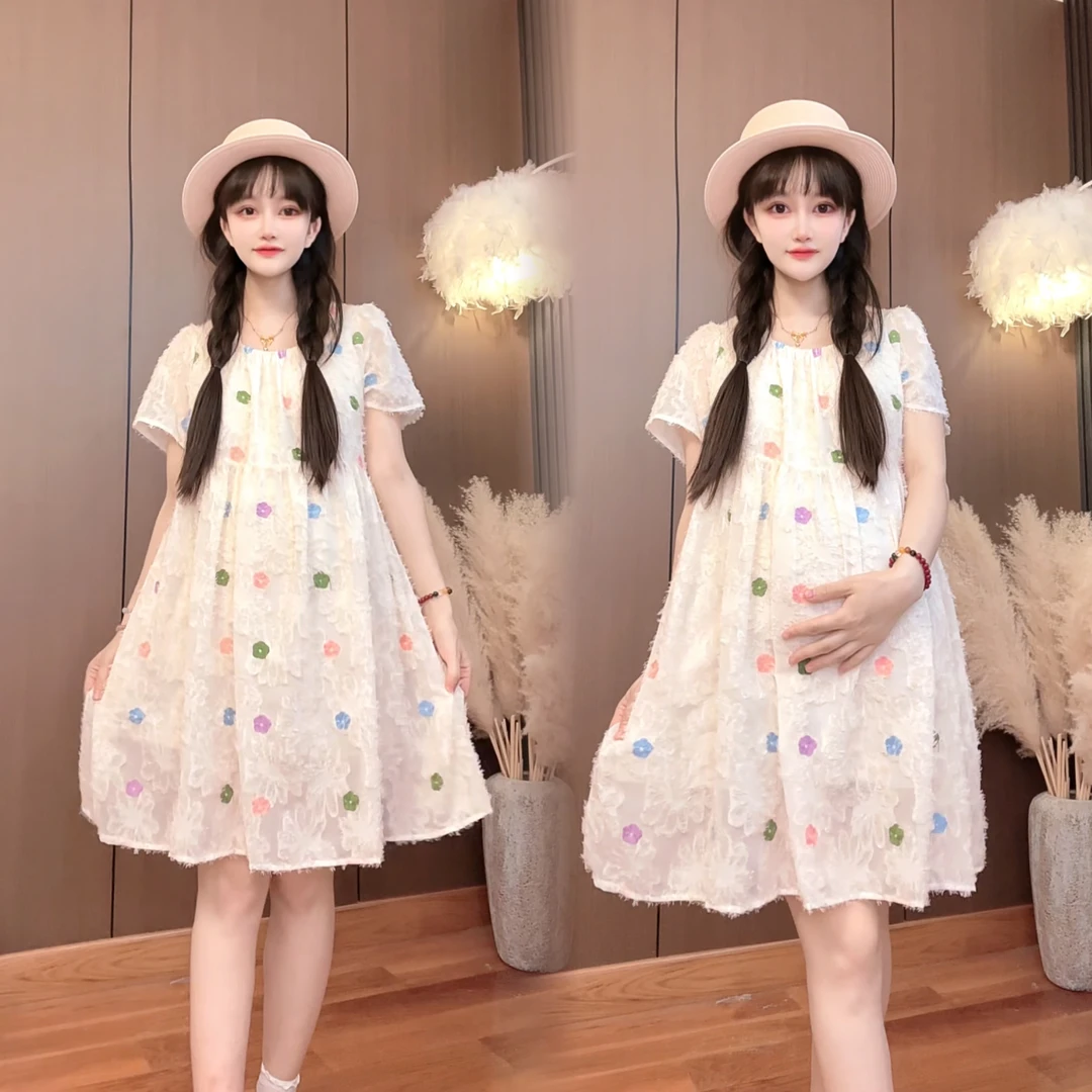 新款孕妇装2025夏季休闲短袖刺绣彩色花朵气质显瘦宽松孕期大码裙