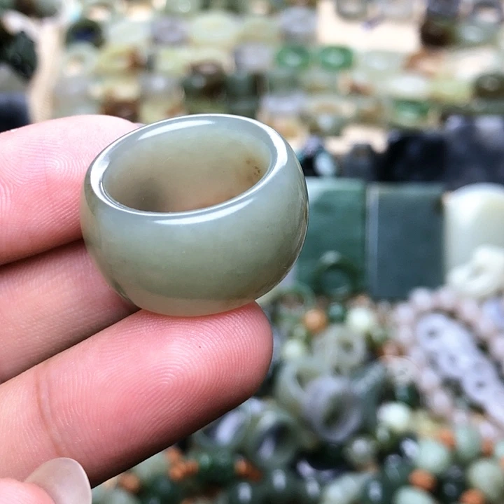 和田玉颈饰未镶嵌长**生