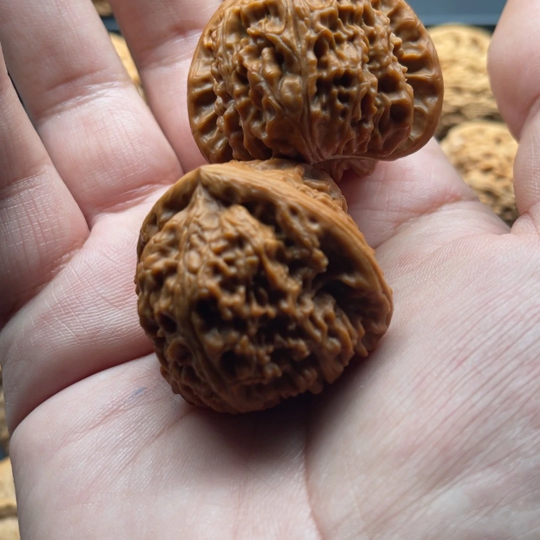 文玩核桃吊坠M*三角白168，41.5