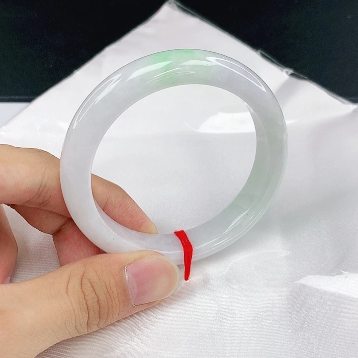 翡翠未镶嵌手镯圈57。40163