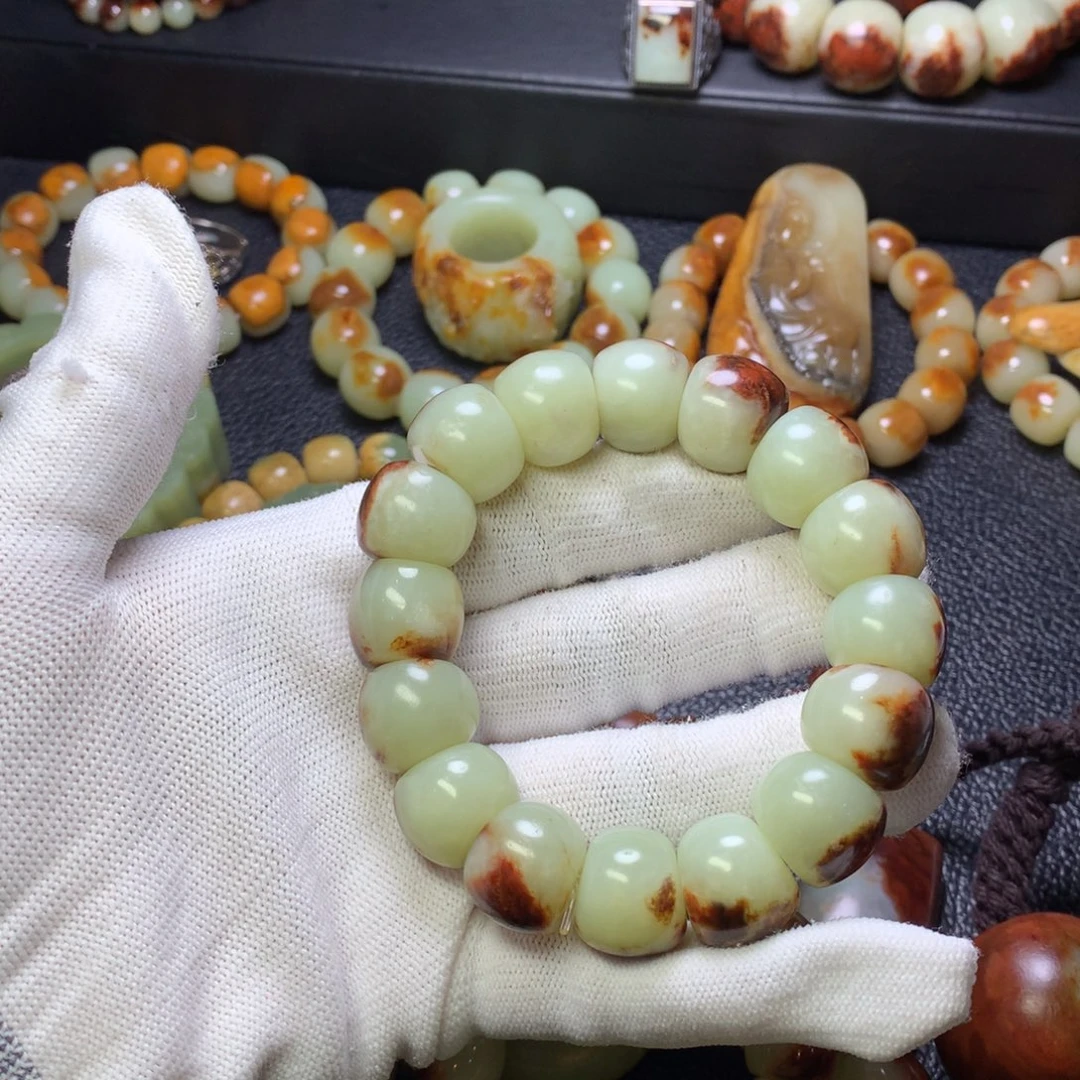 未镶嵌手串岫岩河磨玉（透闪石质玉）金*