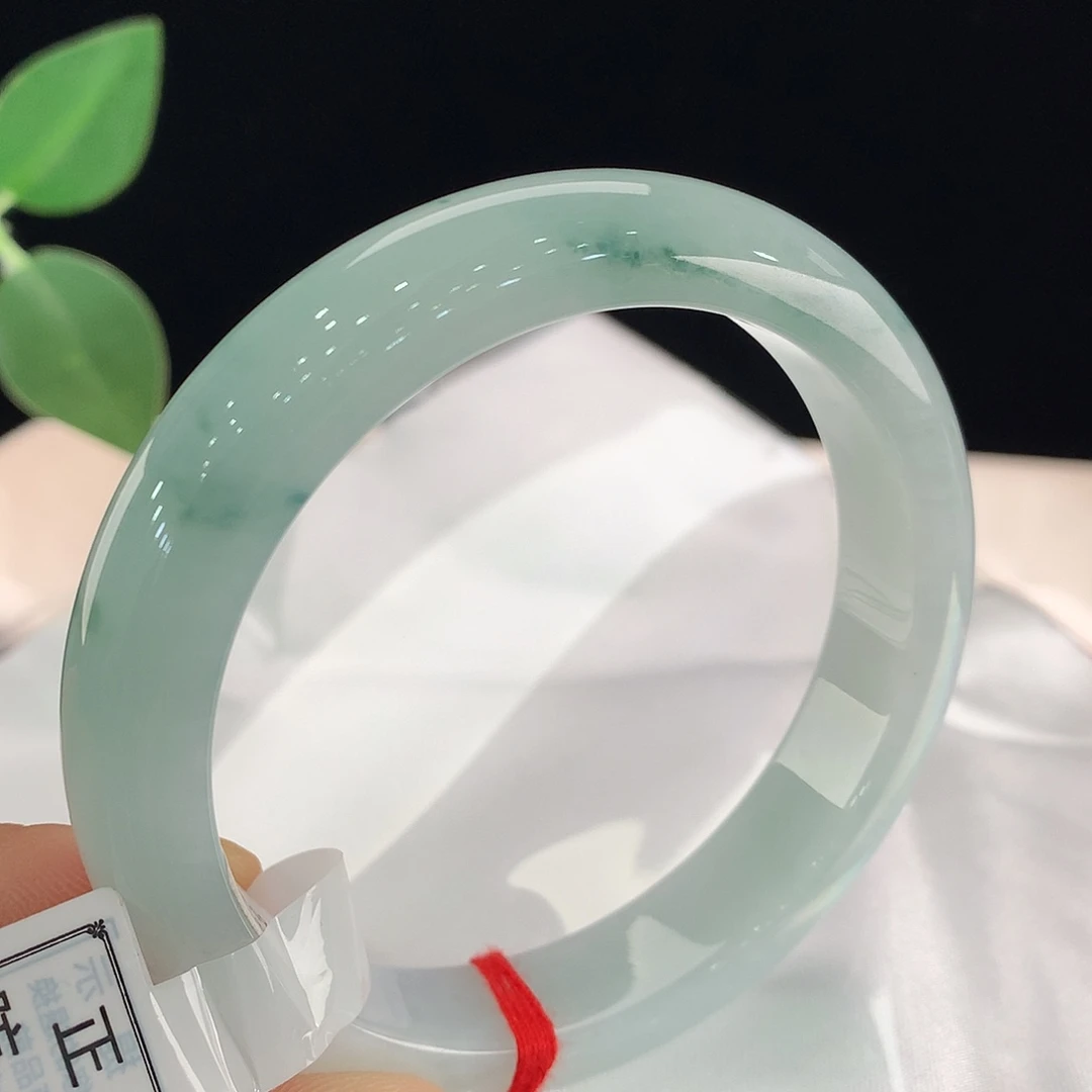 吃***女未镶嵌手镯翡翠2088