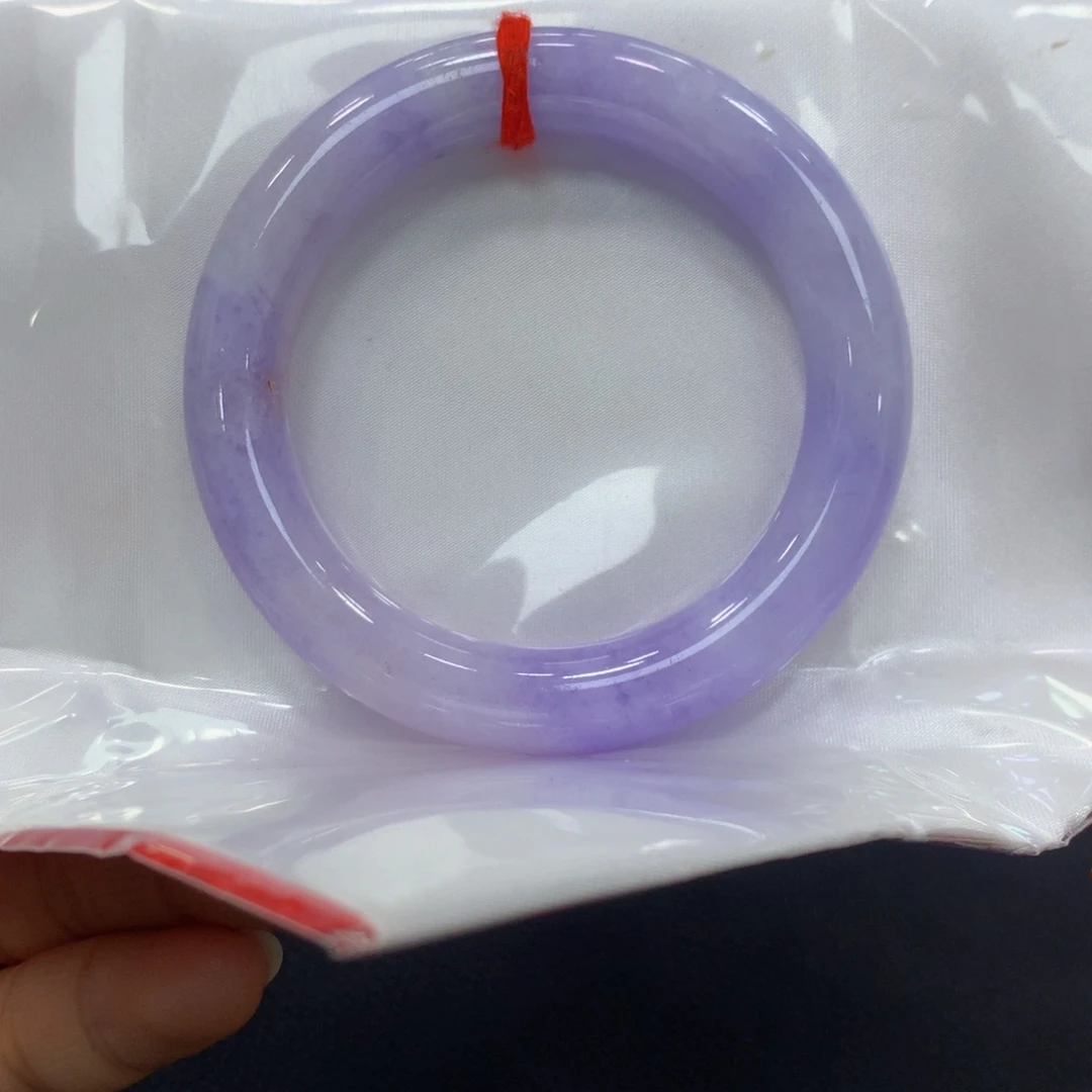翡翠手镯未镶嵌翡翠