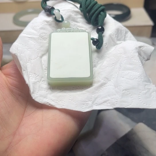 ****.和田玉未镶嵌颈饰