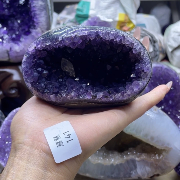 未镶嵌水晶大型摆件（非配饰）?****女