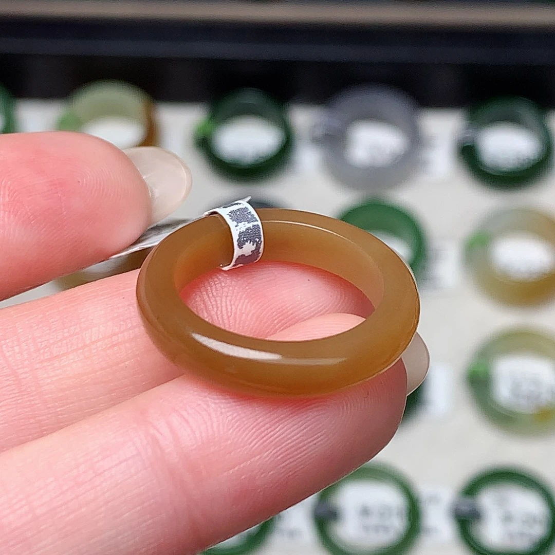 未镶嵌戒指和田玉