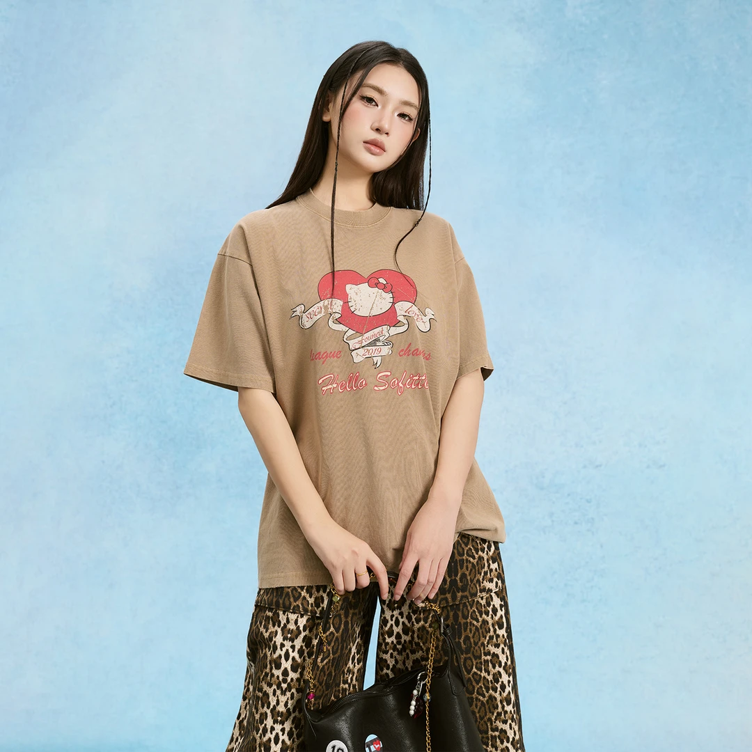 SOFITTE 25SS驼色美式复古风做旧趣味图案印花圆领宽松T恤上衣女