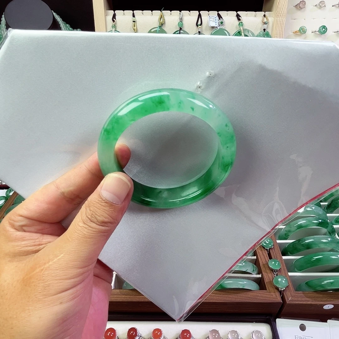 石英质玉未镶嵌手镯59.4