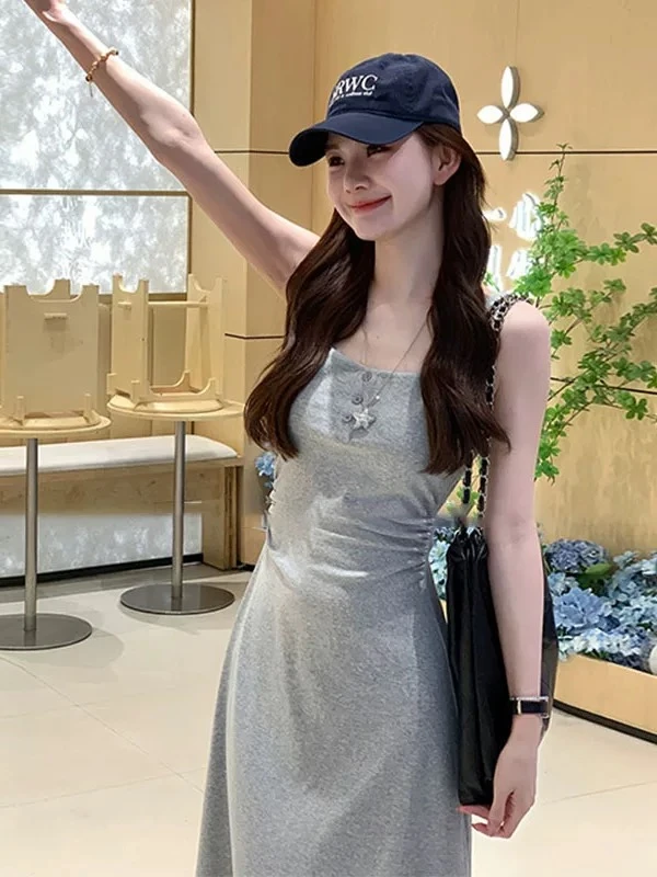 独特漂亮掐腰修容吊带连衣裙子女2025夏季收腰显瘦气质背心大摆裙