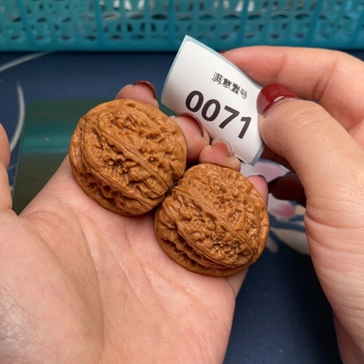 文玩核桃把件粗筋37