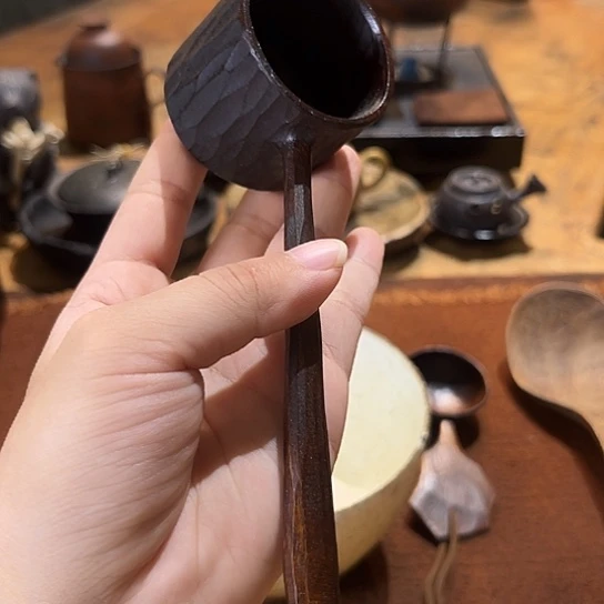 景德镇鱼和熊手工陶艺