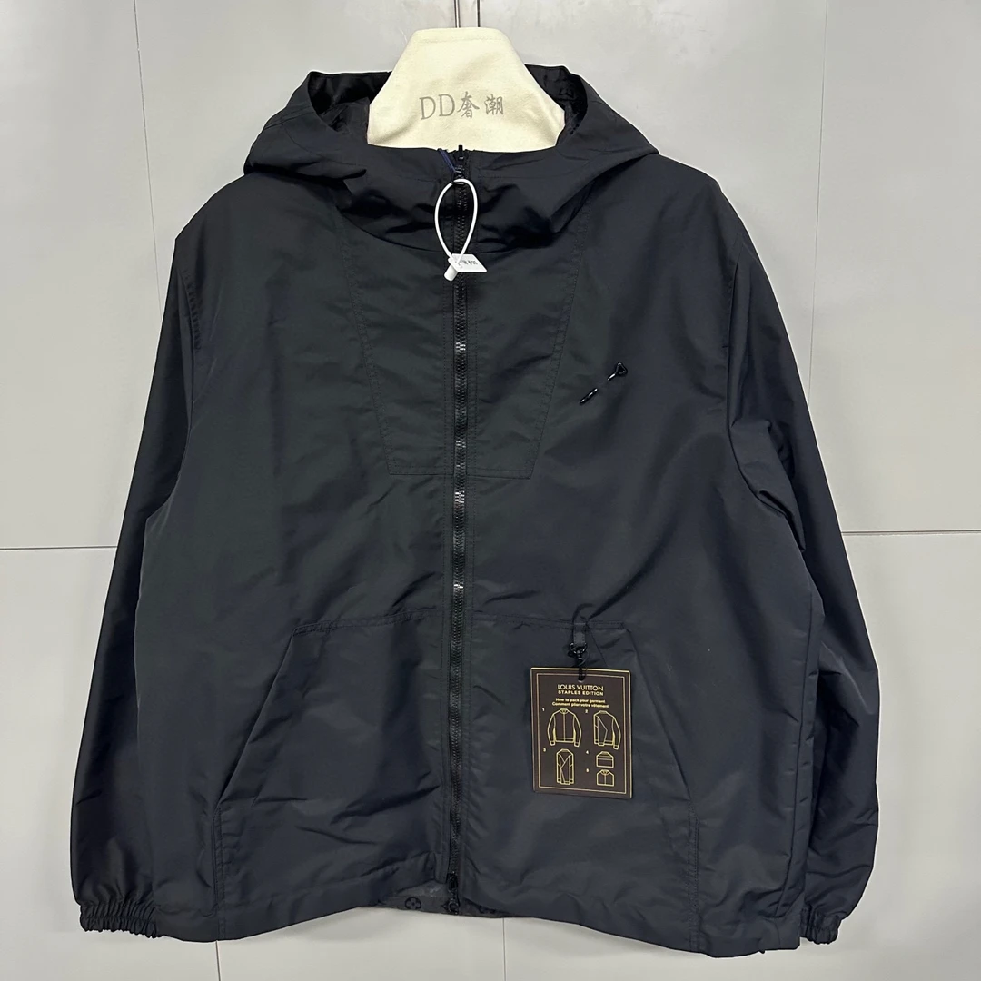 全新未使用 LV 全新/LV SS24双面穿冲锋衣外套 54码 P00846