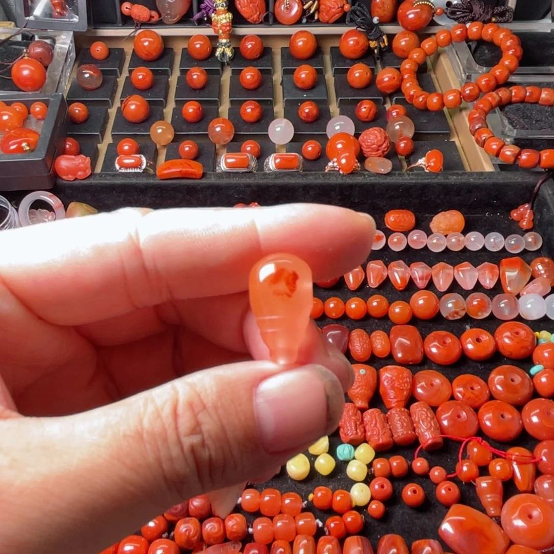 18K金镶嵌冰飘花三通12+南红玛瑙