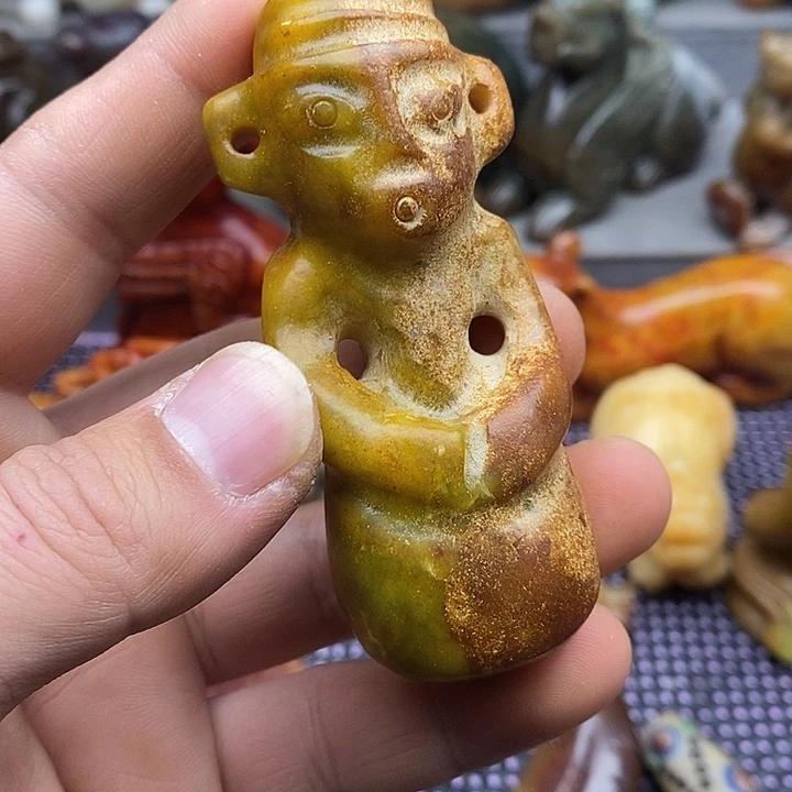 未镶嵌蛇纹石玉颈饰