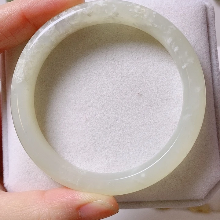 蛇纹石玉未镶嵌手镯圈口57